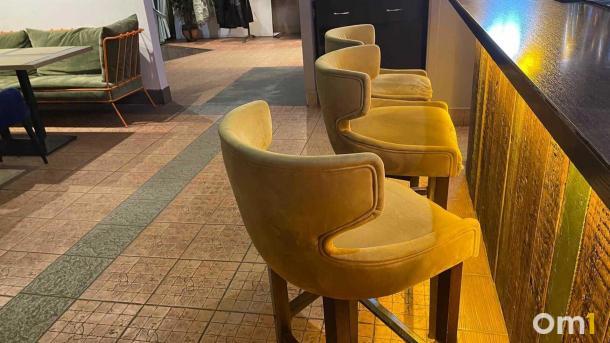 Стало известно, когда откроется караоке-бар в центре Омска Hit me baby