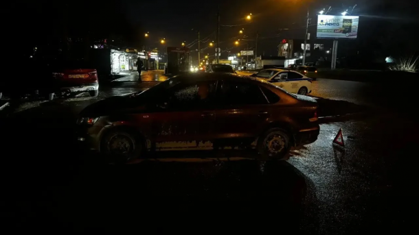 В Новосибирске столкнулись две машины — пострадали водитель и ребёнок