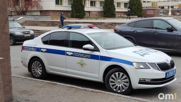 В Омске 5-летний мальчик попал под колёса иномарки