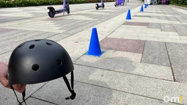 Принцип «18+» на электросамокаты предложил ввести депутат из Новосибирска Аксененко