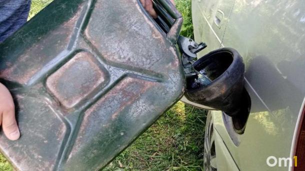 АИ-92 уже по 61 рублю: в Омске снова подорожал бензин