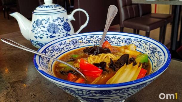 Омичам назвали дату открытия лаунж-бара Tanoka с азиатской кухней