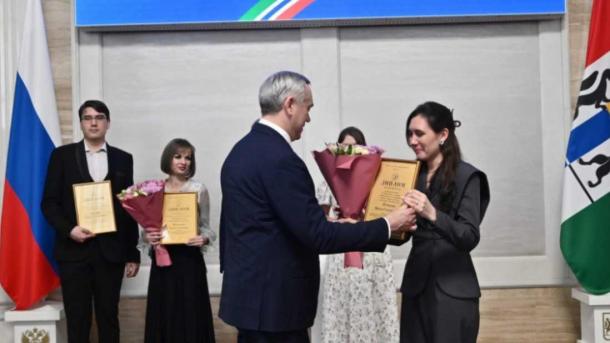 Учитель химии стал лучшим педагогом года в Новосибирской области