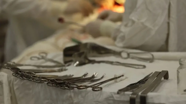 Омичка попала в реанимацию после инъекций в ягодицы: врачи провели несколько операций