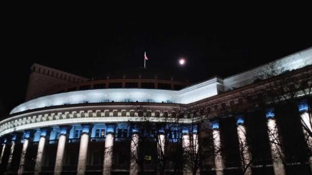 Обмен артистами и гастроли: Новосибирский и Донецкий театры подписали соглашение о сотрудничестве