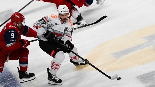 Форвард «Авангарда» установил клубный рекорд по очкам за сезон