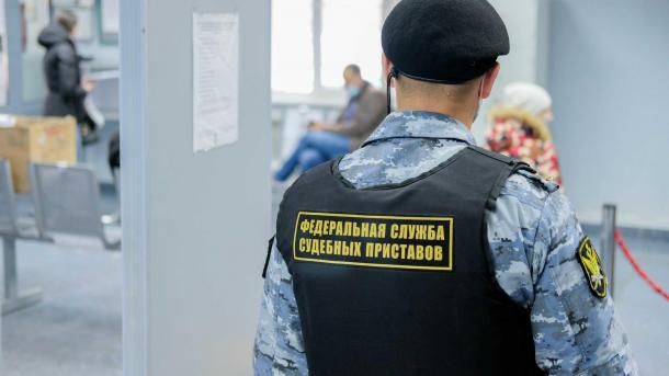 Жительницу Новосибирской области сняли с поезда на границе с Казахстаном — что произошло?