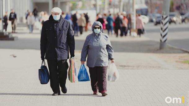 В Омске меняется график выплат пенсии: кому её повысят и выдадут раньше?