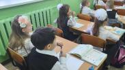 Появились боли и тошнота — новосибирского восьмиклассника перевели на домашнее обучение из-за травли. Родители подали иск к школе