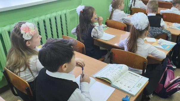 Учитель и школьник устроили мордобой в школе Междуреченска — СК начал проверку