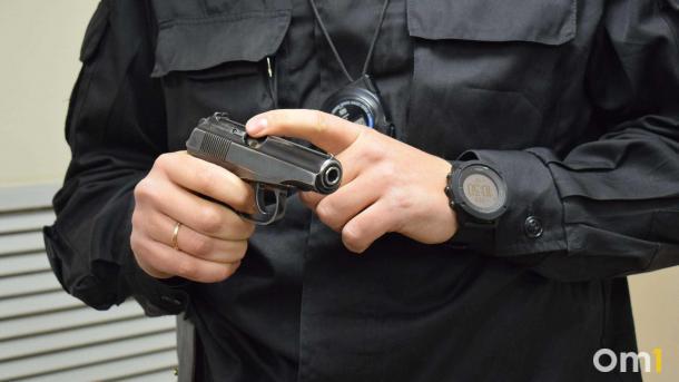 Стрельба из автомата в центре Омска: задержан ранее судимый водитель джипа