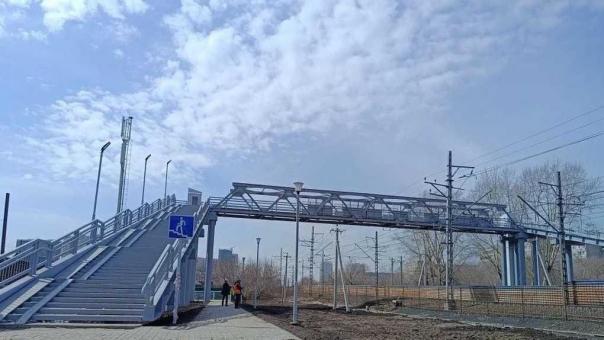 Мост через Транссиб в Новосибирске обработали антикоррозийным составом