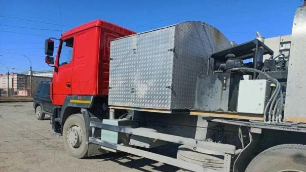 В Октябрьском районе Новосибирска ремонтируют улицы литым асфальтобетоном