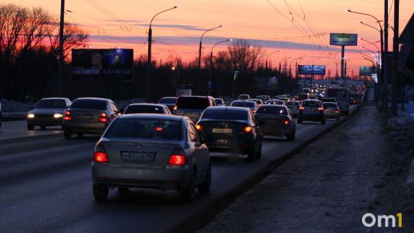 Водитель «Лады» из Омска врезался в патрульную машину при попытке скрыться