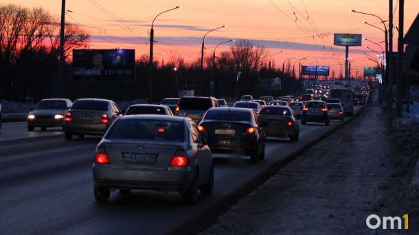 Водитель «Лады» из Омска врезался в патрульную машину при попытке скрыться