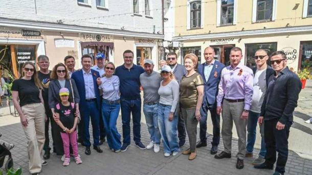 На «Пешеходном Любинском» заметили легенду омского хоккея