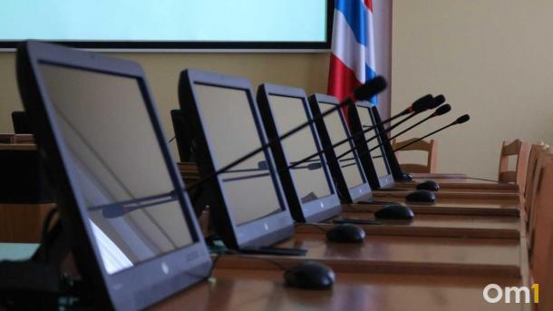 Губернатор Андрей Травников призвал коллег-госслужащих поддержать сбор средств в помощь бойцам на СВО