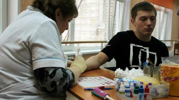 В Новосибирске продолжает работать передвижной пункт профилактики ВИЧ