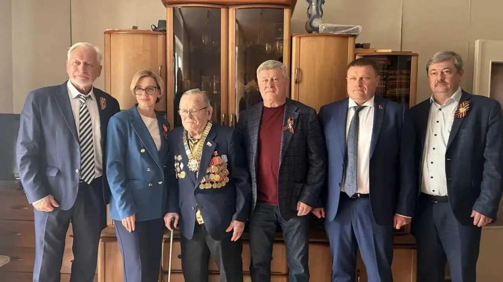 Министр здравоохранения Омской области навестил 105летнего ветерана Великой Отечественной войны