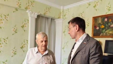 Игорь Антропенко поздравил ветерана Великой Отечественной войны