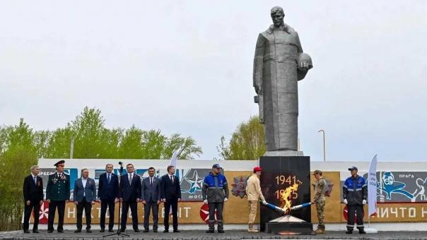 В Омской области зажгли Вечный огонь на сетевом газе
