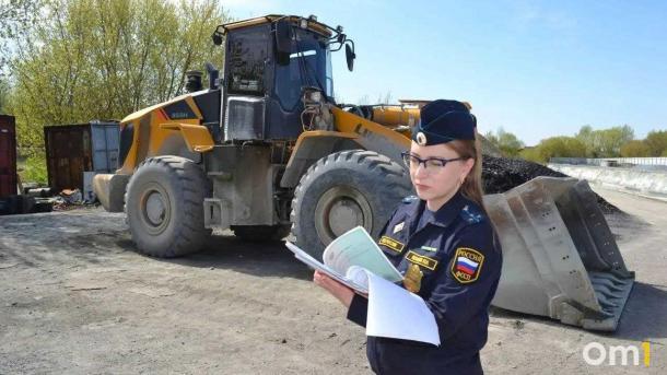 Омскому бизнесмену пришлось снести самострой, чтобы выехать за границу