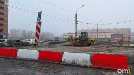 В Омске на полчаса закроют участок Иртышской набережной. Почему?