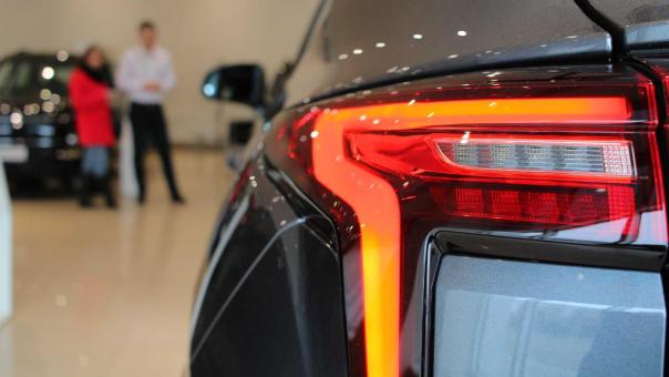Toyota Camry за 49 зарплат — за сколько месяцев жители Новосибирской области могут накопить на авто с пробегом