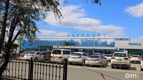 В Омске на несколько часов задержали сразу три рейса в аэропорту