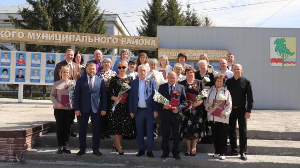 В канун Первомая в Омском муниципальном районе чествовали людей труда