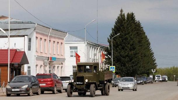 Житель Омской области восстановил грузовик времён ВОВ