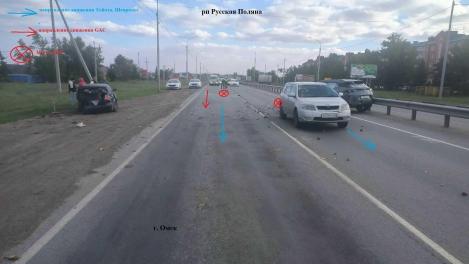 В Омском районе столкнулись три автомобиля: пострадали двое детей