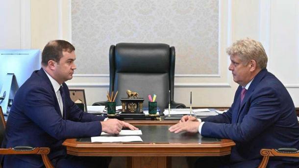 Хоценко обсудил с полпредом президента летний отдых омских детей