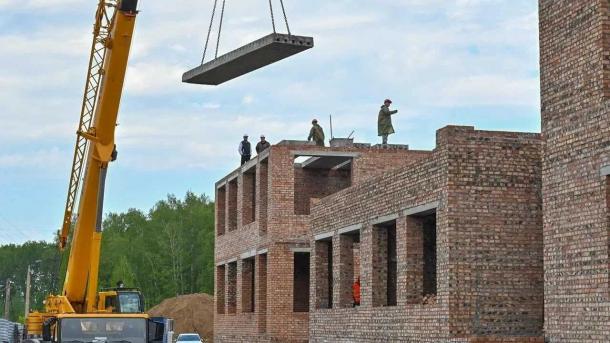 На строительстве детсада на Завертяева увеличили число работников
