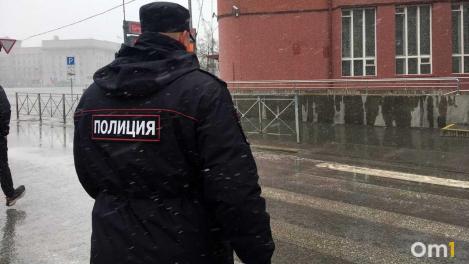 Директор учебного заведения поплатился за неуведомление о бывшем госслужащем под Новосибирском
