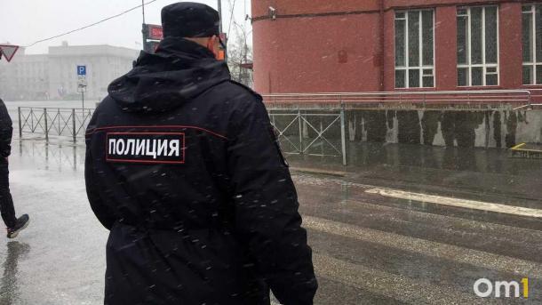 Директор учебного заведения поплатился за неуведомление о бывшем госслужащем под Новосибирском