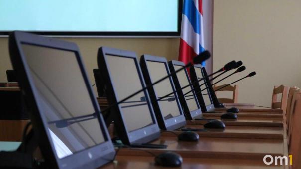Андрей Травников дал ряд поручений по улучшению демографии