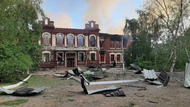 Губернатор Омской области прокомментировал атаку на колледж в ЛНР