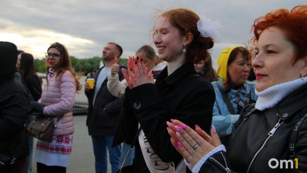 В Омской области проходят последние звонки