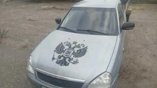 Омич воровал дизель с помощью гербовой «Лады Приоры»