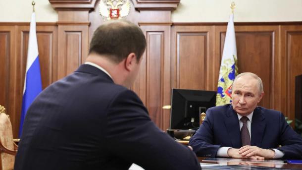 Названа дата форума в Омске, куда Хоценко пригласил Путина