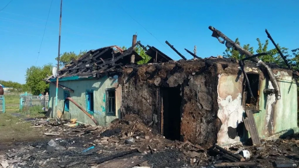 Появилась вторая версия причины страшного пожара в Юрьевке, где погибли дети