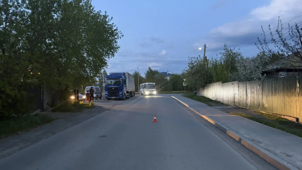 В Новосибирске водитель питбайка сбил восьмилетнего мальчика на велосипеде и скрылся