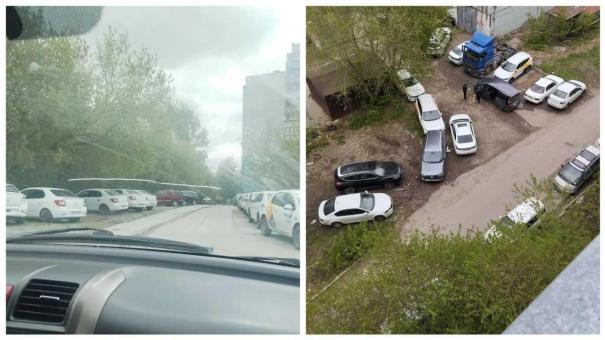 «Это беспредел, приткнуться некуда»: новосибирцы заявили о захвате двора машинами такси на МЖК