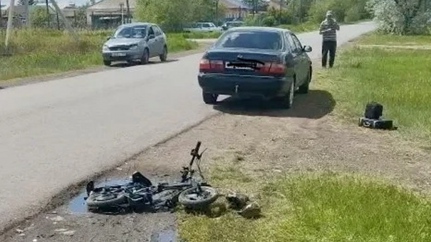 В Омской области подросток на электровелосипеде попал в ДТП