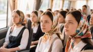 Цифровой детокс и усталость от шума: почему современная молодёжь выбирает монастыри вместо курортов