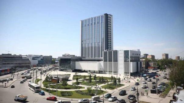 Ждали почти 60 лет: в Новосибирске наконец достроили гостиницу «Турист»