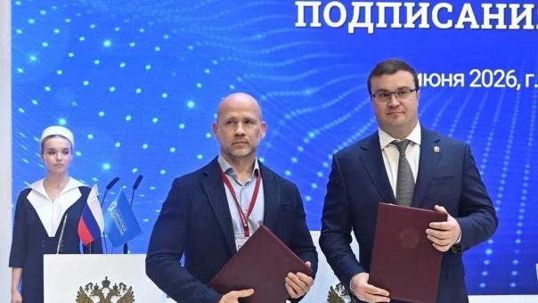 В Омске до 2034 года построят спорткомплекс с падел-кортами