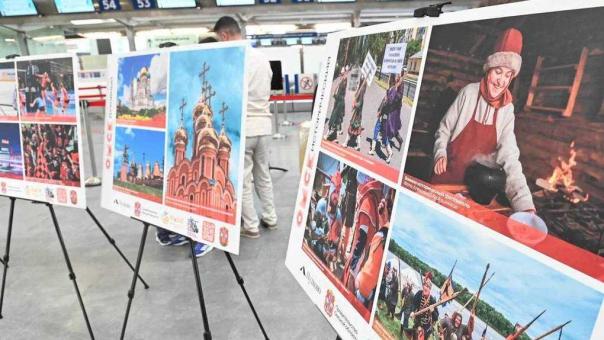 В Пулково открылась фотовыставка, посвящённая Омску как культурной столице России