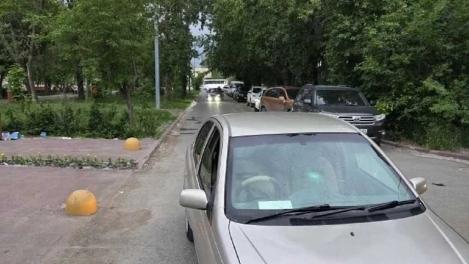 В Омске 14-летние подростки на электросамокате попали под колёса «Тойоты»